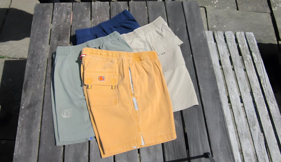 DEAL CLOTHING - Beach Shorts